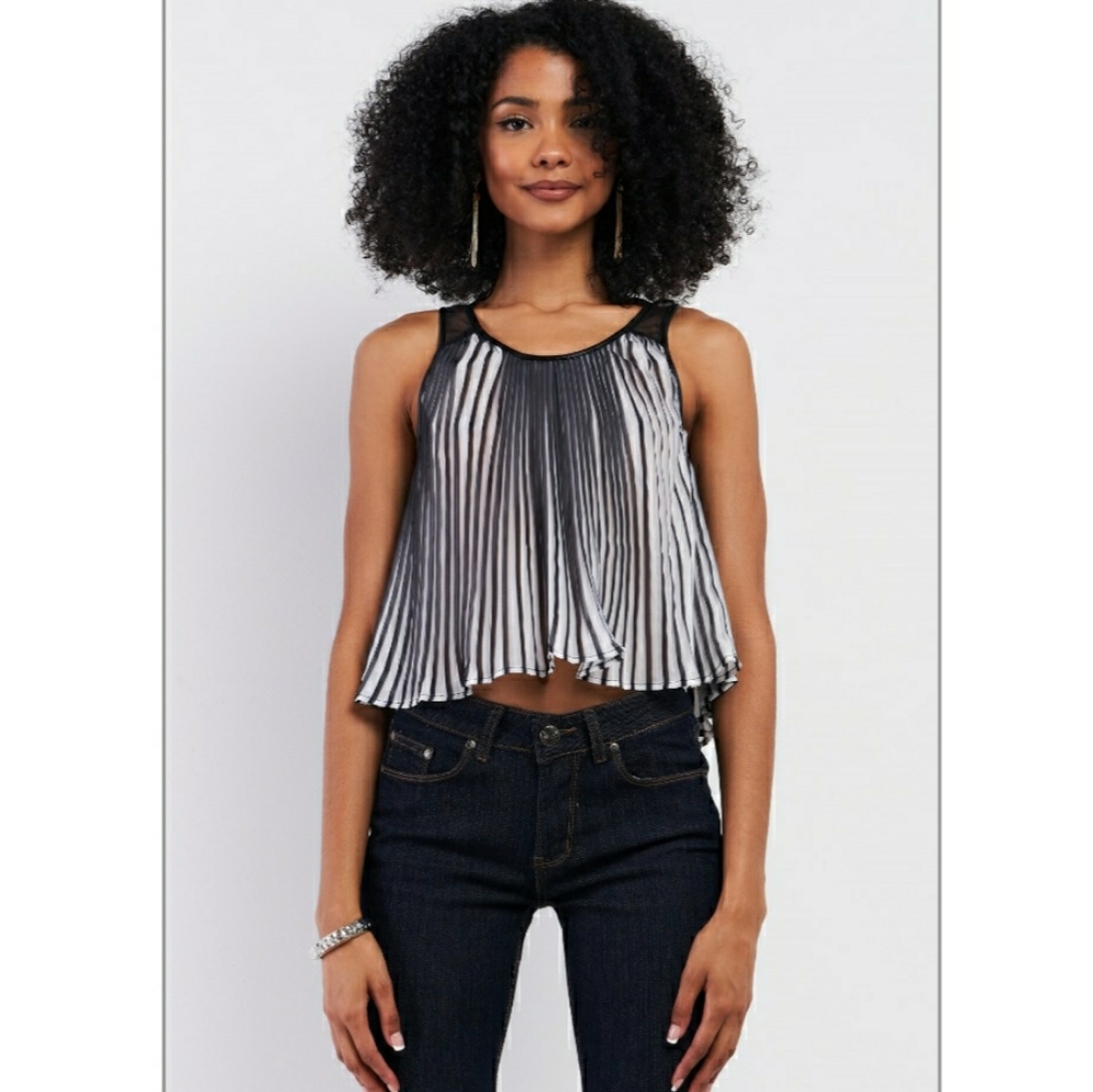 🏆HP🏆 Pleated Blouse w/ Vegan Leather Trim